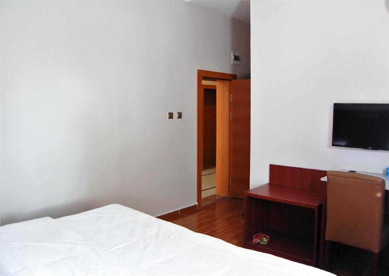 R & K Guest Palace Hotel Kano Ngoại thất bức ảnh