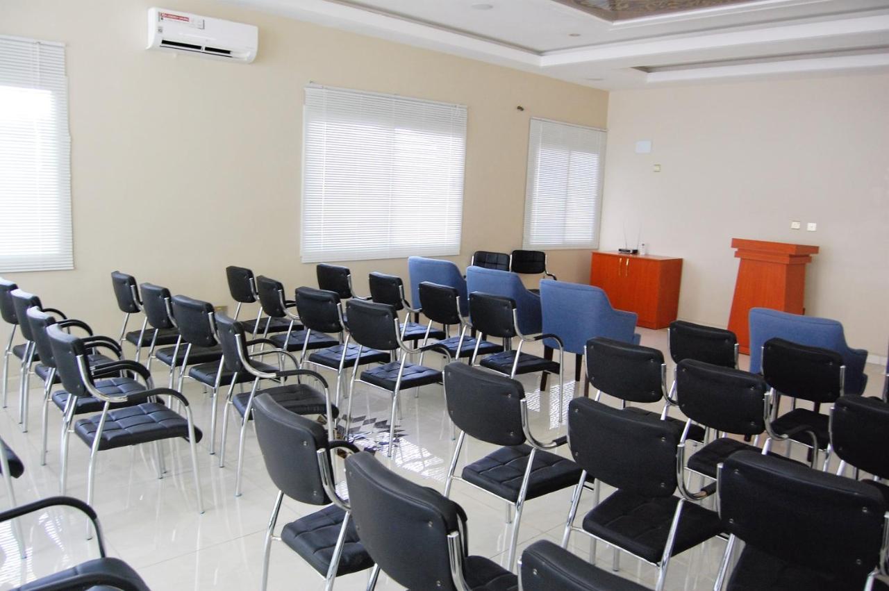 R & K Guest Palace Hotel Kano Ngoại thất bức ảnh