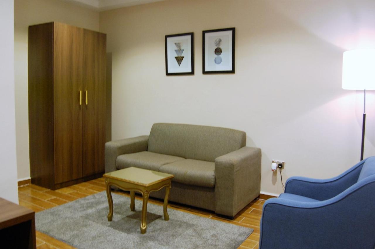 R & K Guest Palace Hotel Kano Ngoại thất bức ảnh