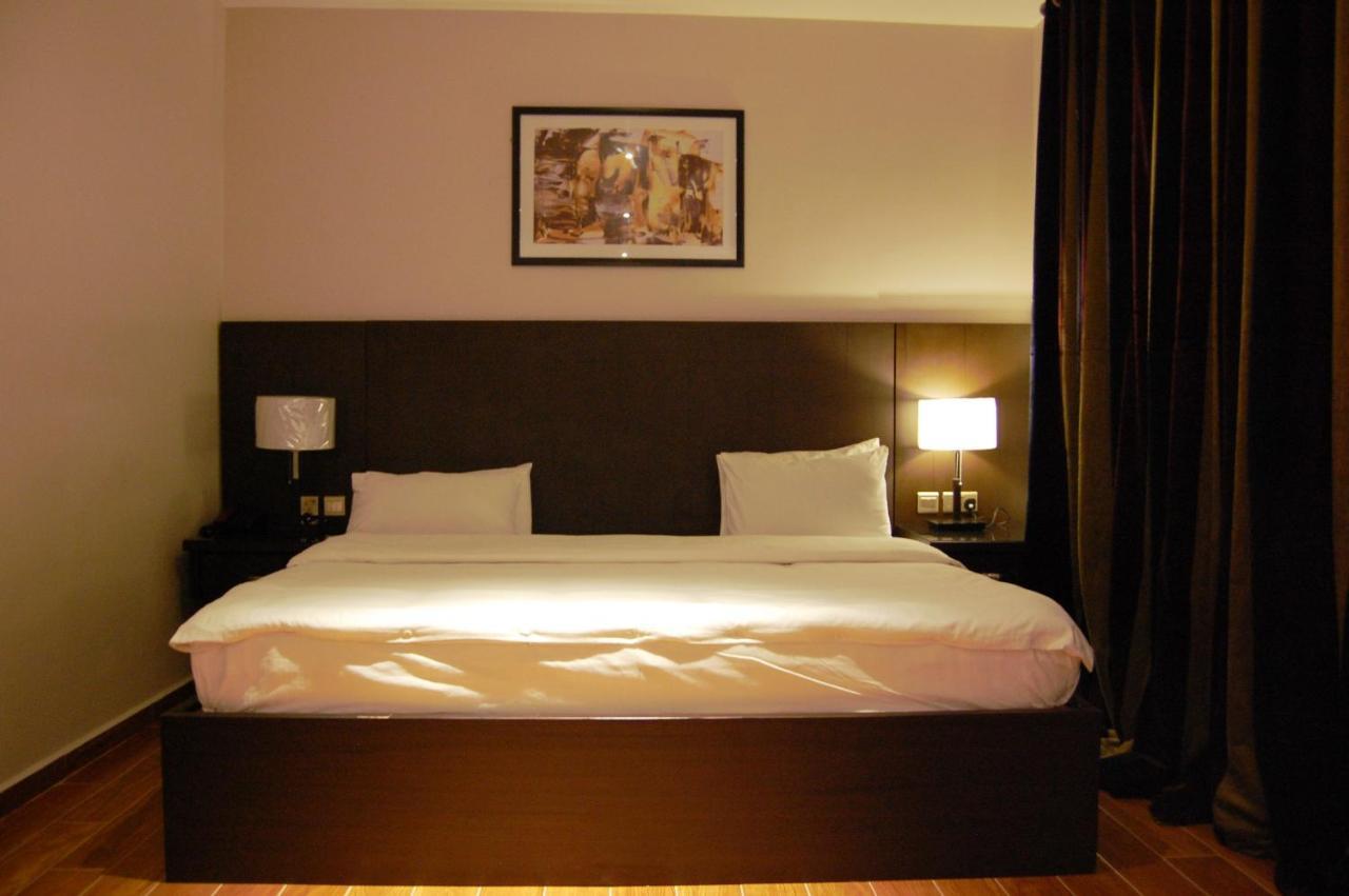 R & K Guest Palace Hotel Kano Ngoại thất bức ảnh