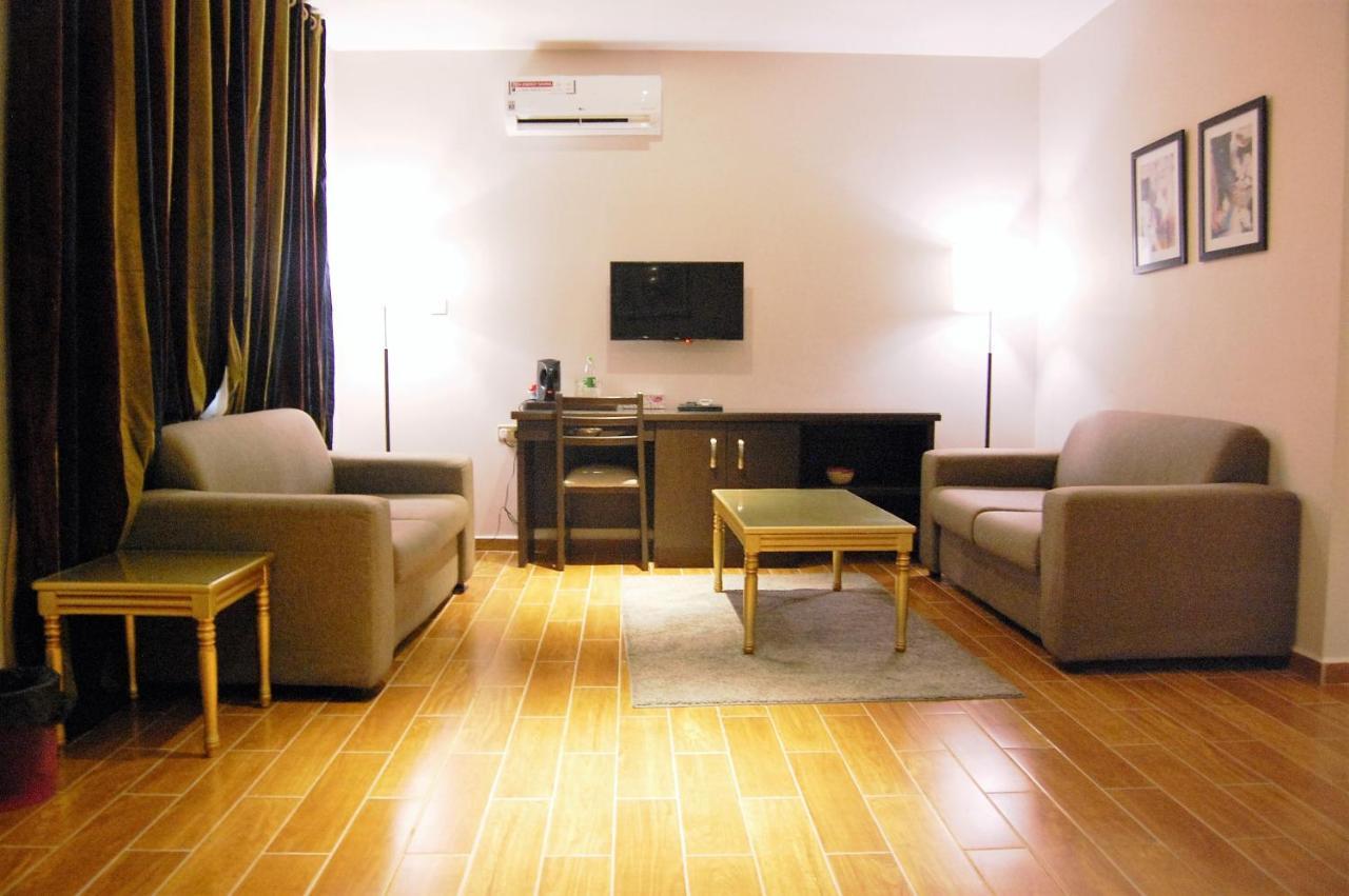 R & K Guest Palace Hotel Kano Ngoại thất bức ảnh